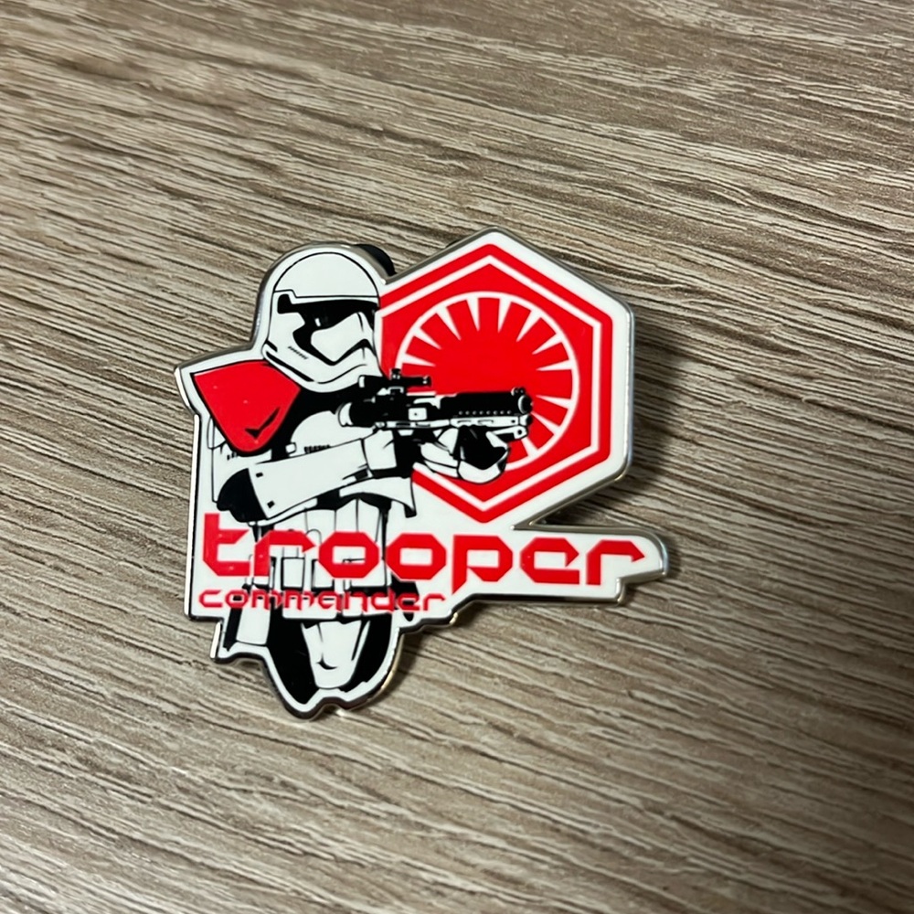Star wars trooper commander pin
